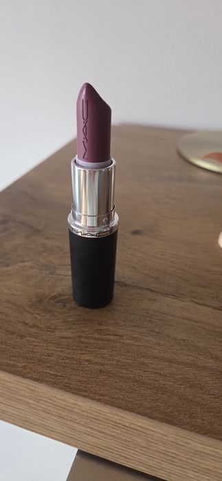 Ruj MAC nuanta Amorous