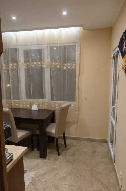 Двустаен апартамент под наем Света Троица