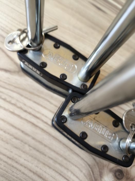 Катинари Abus 42/70 с дълга скоба