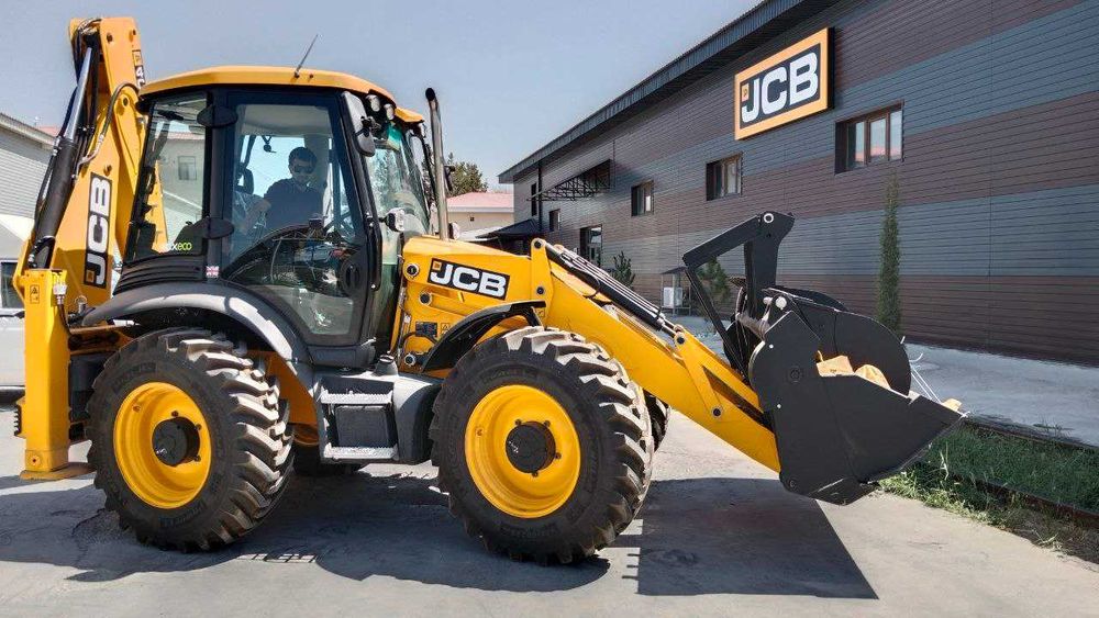 Продаётся экскаватор-погрузчик JCB 4CX!