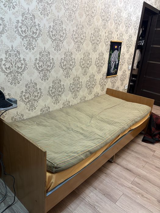Продам односпальную кровать