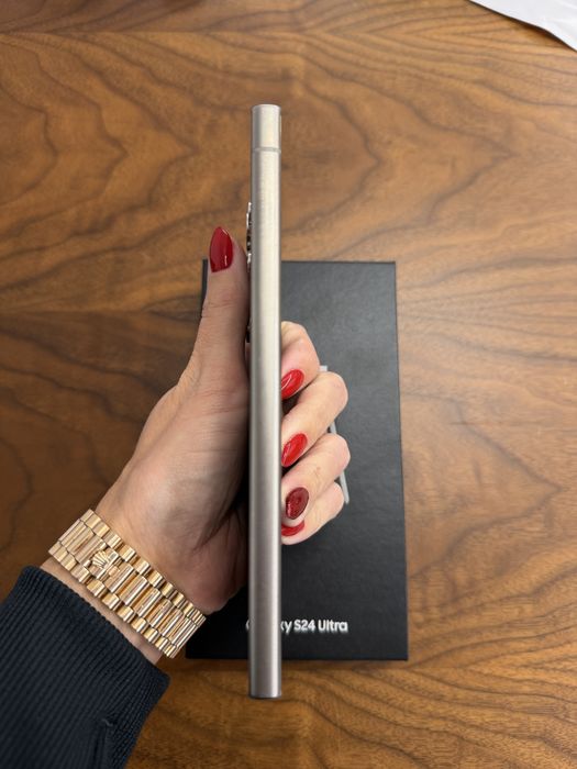 Samsung S24 Ultra 12 GB RAM /  512 GB
