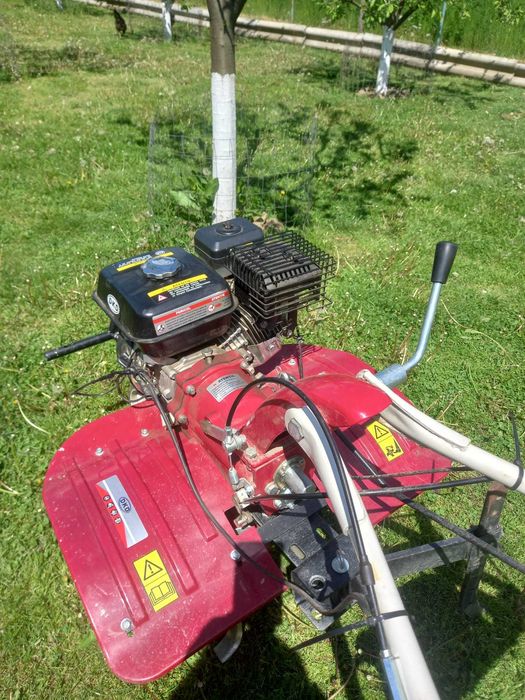 Motocultor/motosapa Dakard SR1Z-100, foarte puțin folosit, cu accesorii