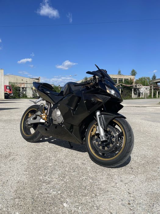 Honda CBR 600RR (PC37)