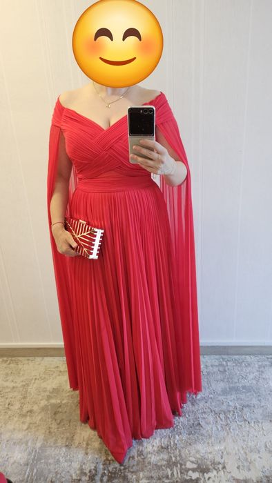 Rochie eleganta seară pe umeri mâneci capa
