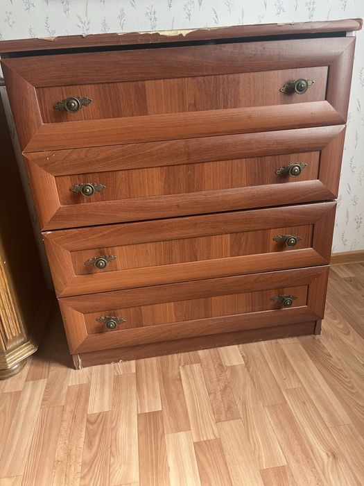 Комод деревянный