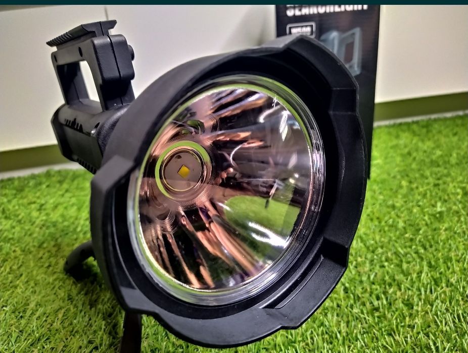 Lanterna W590 Noul Model de LED CREE P50 Camping, Pescuit, Vanatoare!