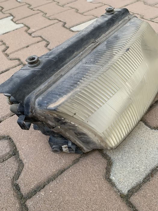 Фар ляв десен пасат 4 passat 4