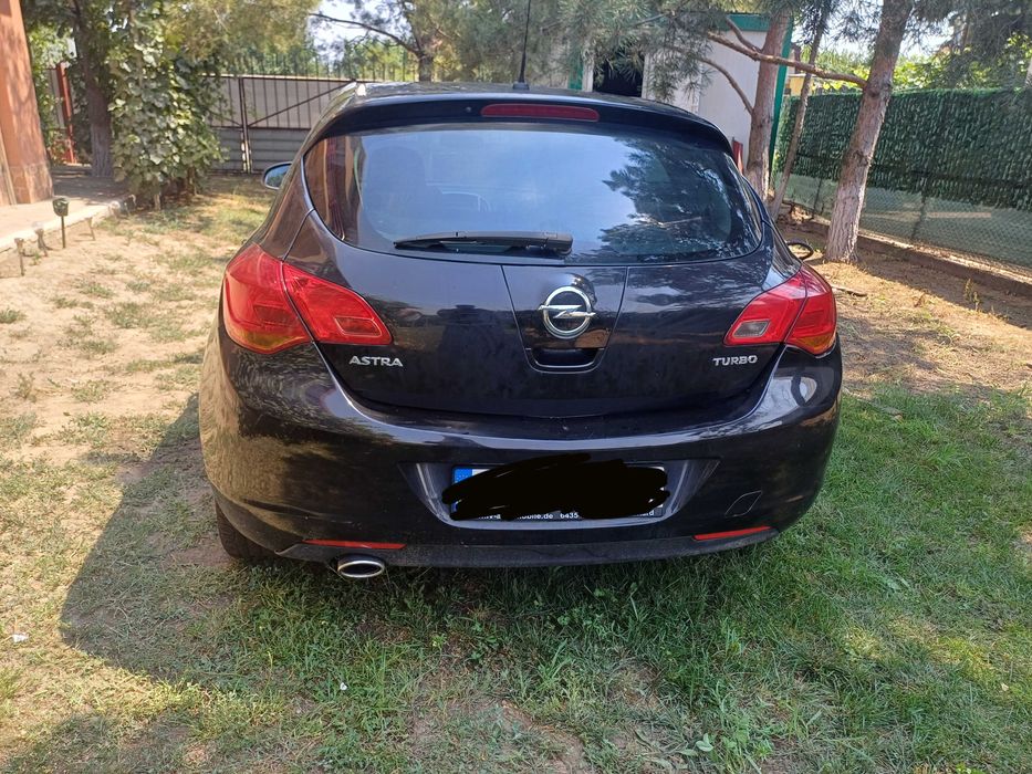 Opel Astra J 2011 1.4 turbo