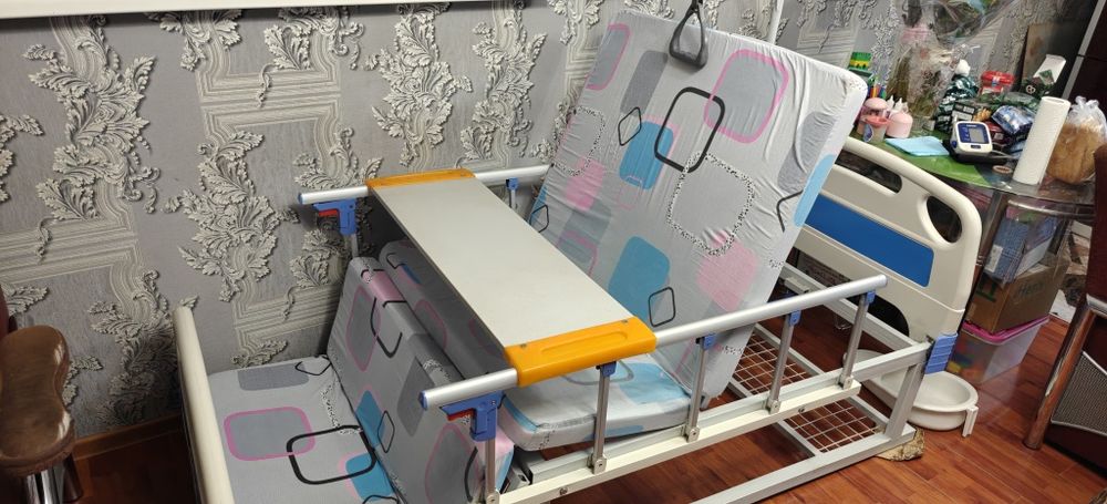 Медицинская кровать