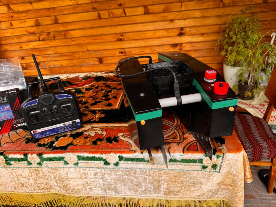 Лодка за захранка