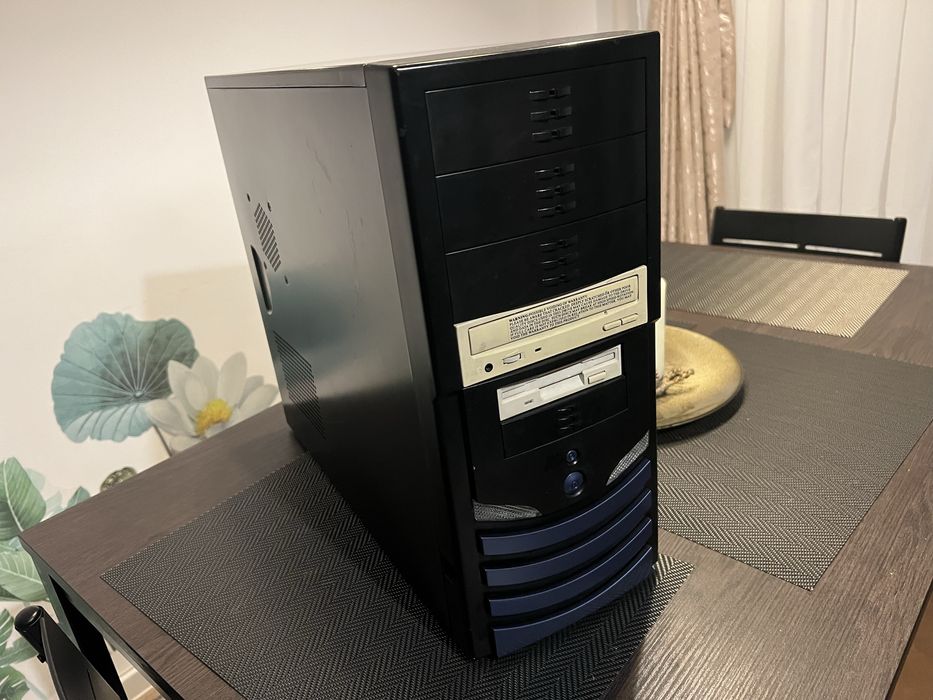 Vand Old PC retro Pentium 3