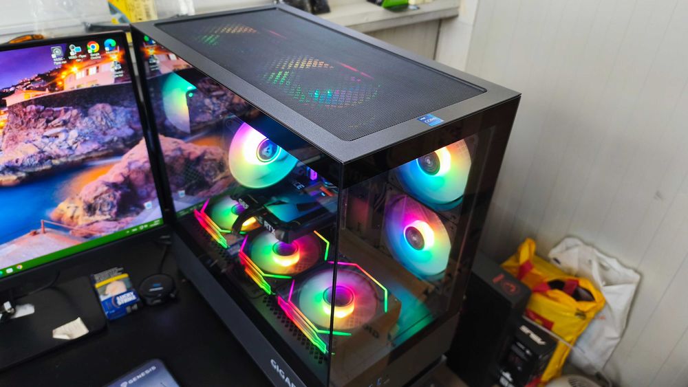 НОВ Gaming компютър с 12/20-Ядрен i7 RAM 32Gb 12Gb Видеокарта SSD 1Tb