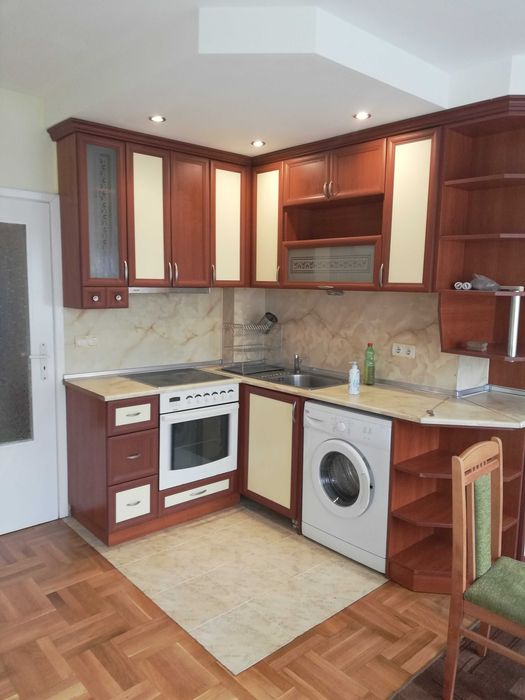 Апартамен под наем