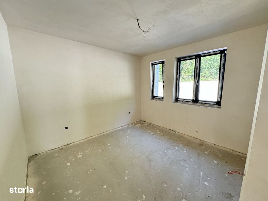 Casa tip duplex, 135mp utili, 4 camere, Semifinisata, Garaj, Zona Taut
