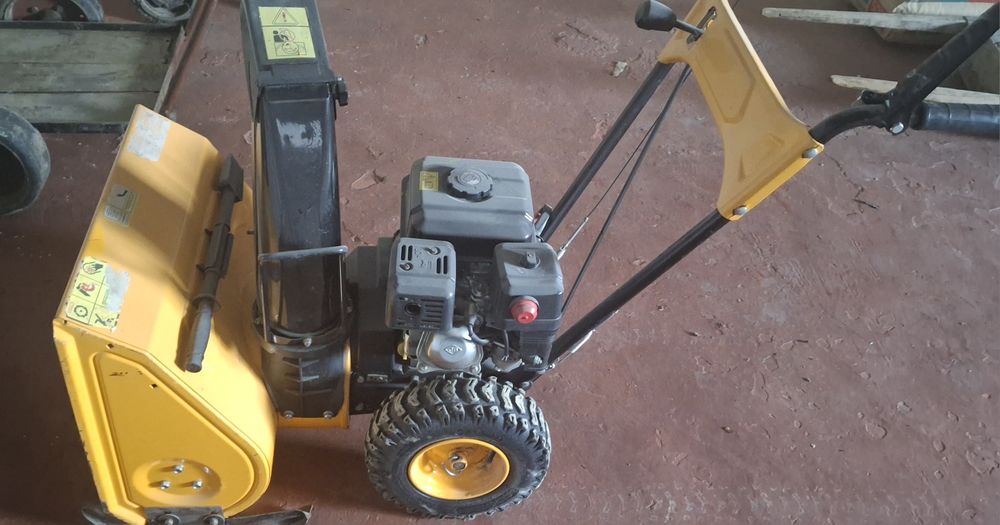 Продам Снего Уборщик