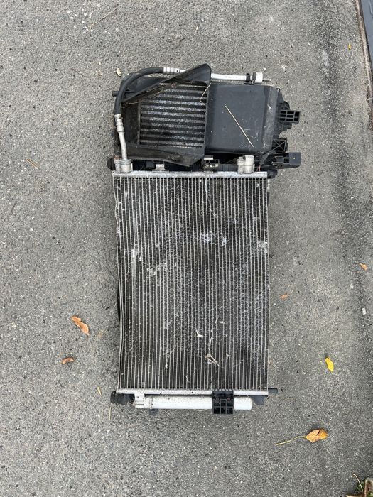 Set radiatoare + ventilatoare(gmv)+intaritura bara ford focus 3