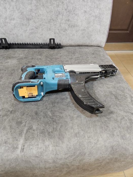 Makita DFR550Z винтоверт за лентови винтове