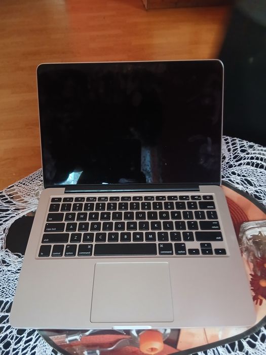 Mac book pro 650