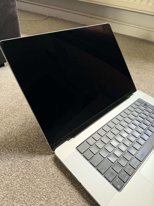 Macbook Pro 16 M1 max 64GB ram 1TB SSD