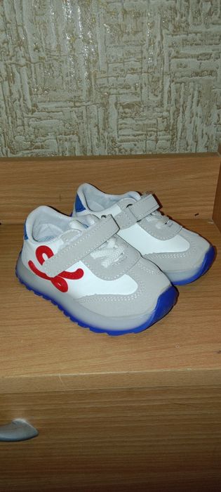 Кроссовка детская