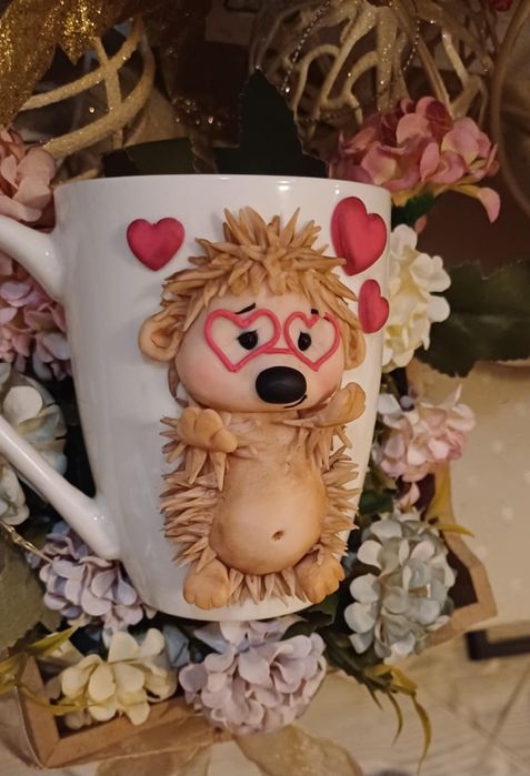 Ръчно декорирани чаши с полимерна глина за вашите празници.