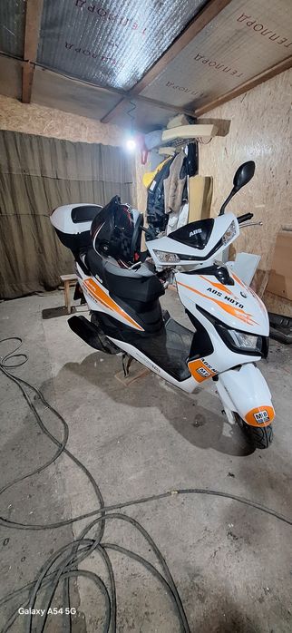 Продам скутор 125куб с доками