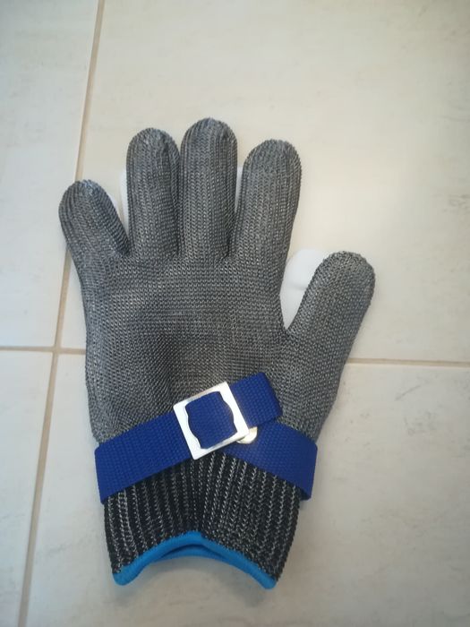 Метална ръкавица