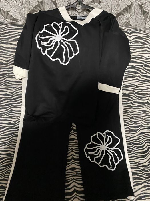 Продам женский костюм