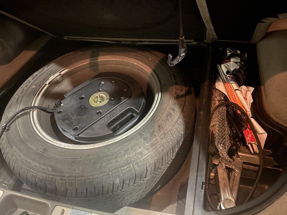 Продаю автомобиль внедорожник. Ниссан