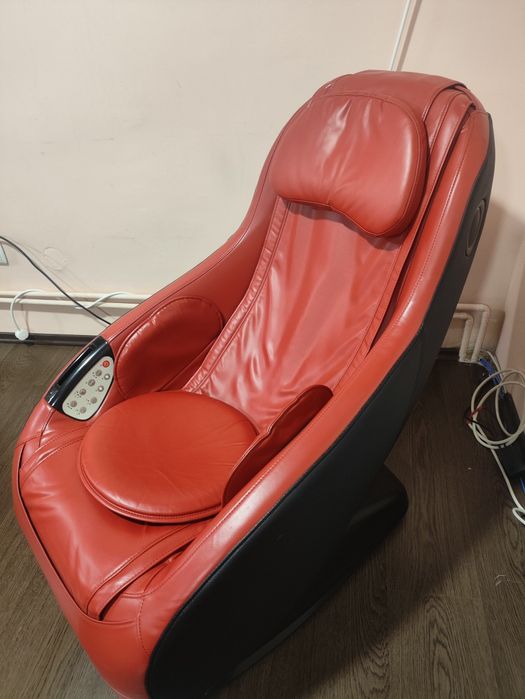 Fotoliu de masaj aproape nou