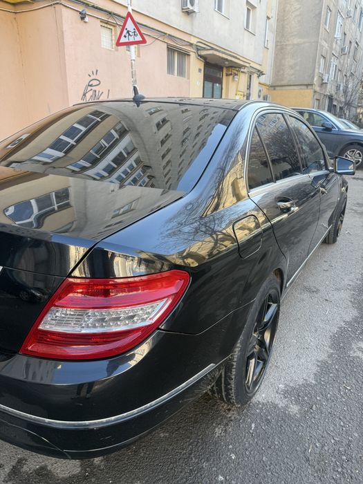 MERCEDES-BENZ C-Class 2010 — imagine 4