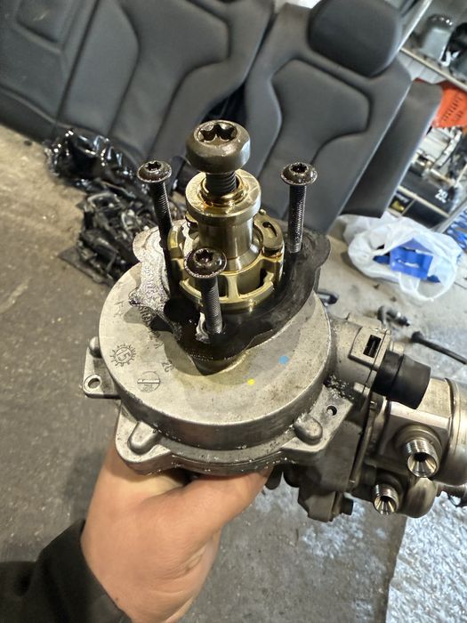 Вакум помпа с гнп bmw m2 f87 m3 f80 m4 f82 бмв м2 ф87 м3 ф80 м4 ф82