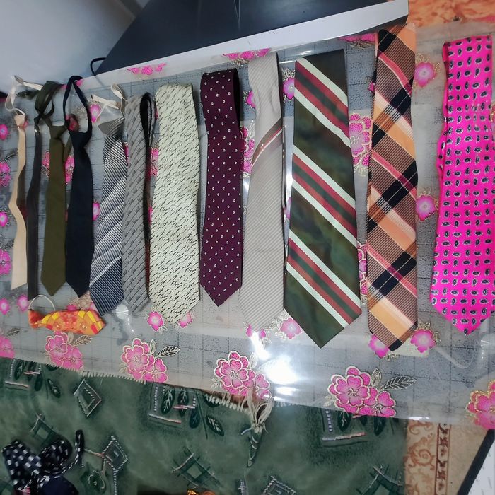Продаю галстуки  новые и б/у