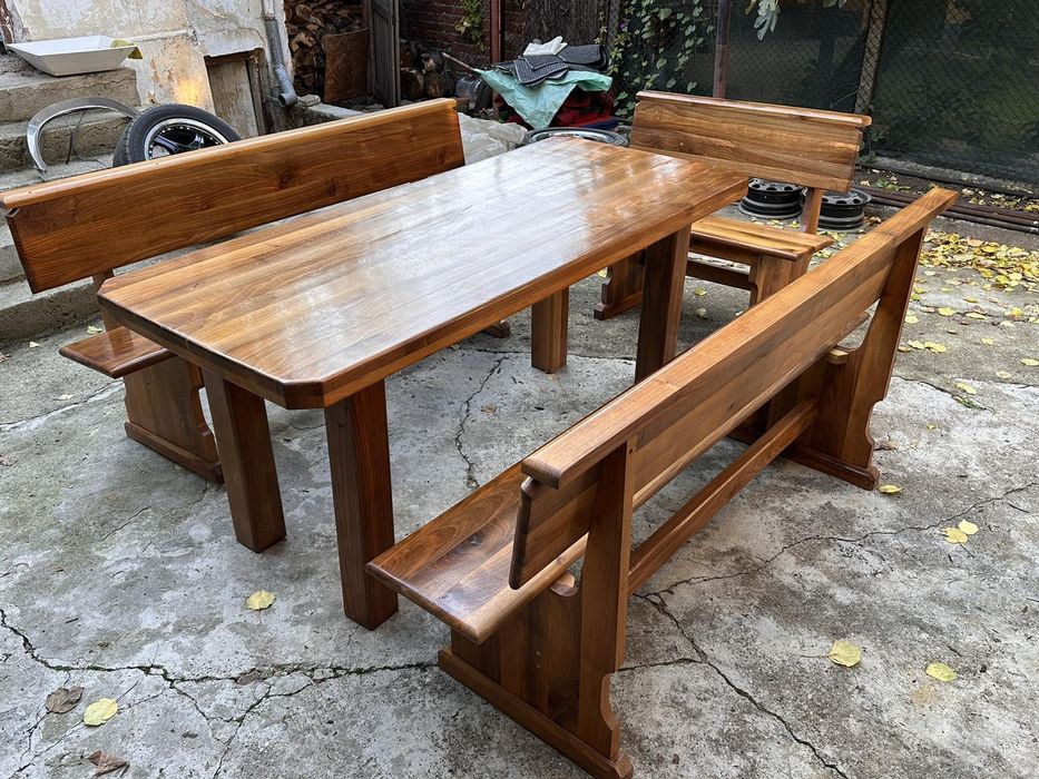 Комплект маса и пейки от орех