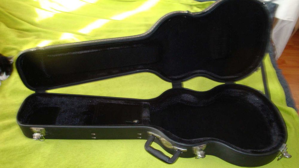 Продавам кубета за китара