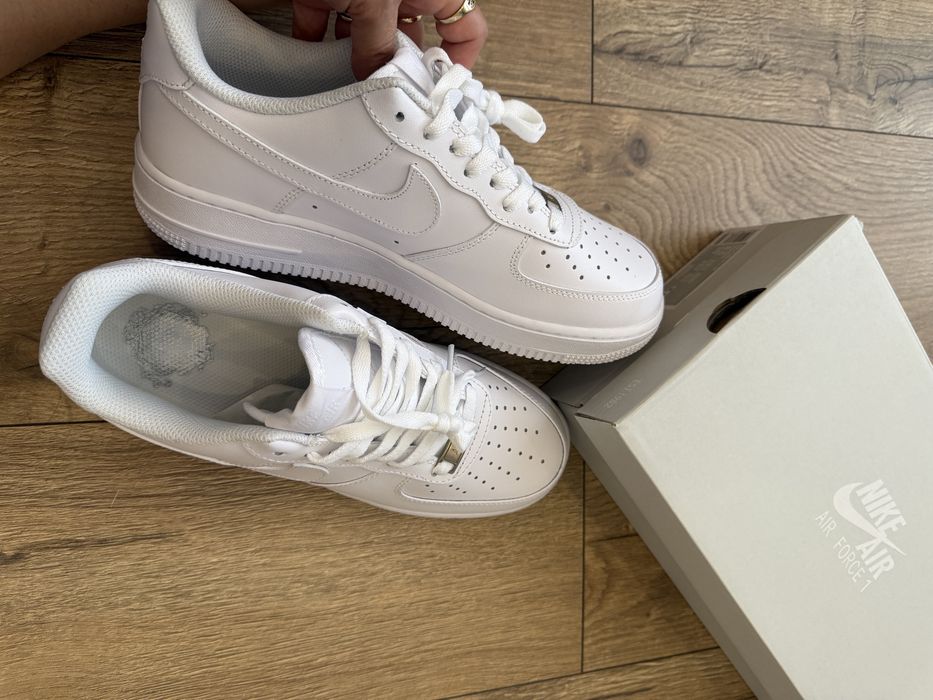 Nike air force 1 07 noi 41,42