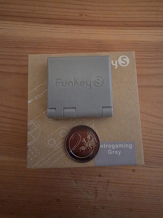 Funkey S ултра мини игрова конзола