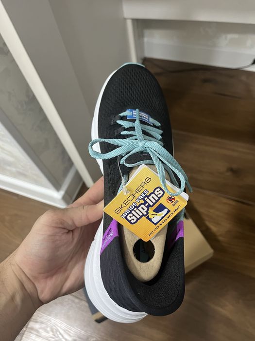 Женская обувь skechers кроссовки