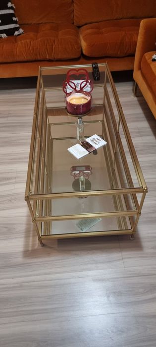 Двойка дивани с гъши пух и холна  масичка