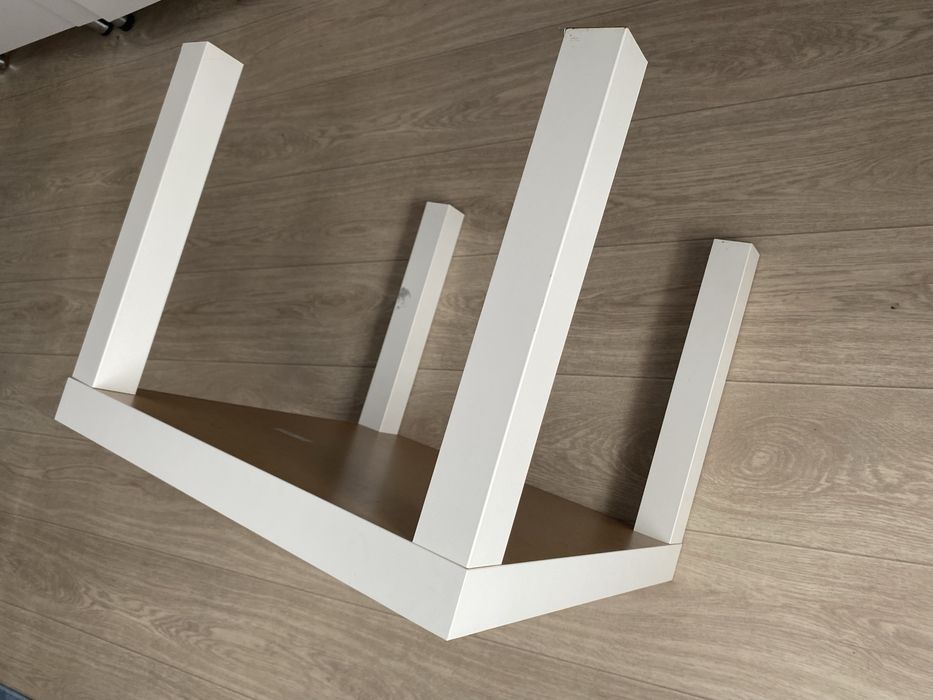 Продаю маленький стол 55х55