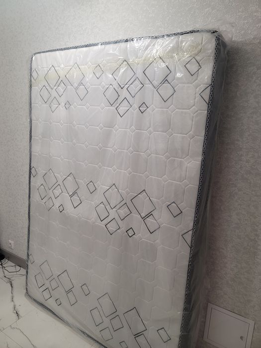 Продам матрас 140×200