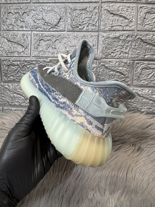 Yeezy 350 v2 Frost