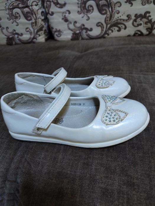 Обувь на девочку 6-7 лет