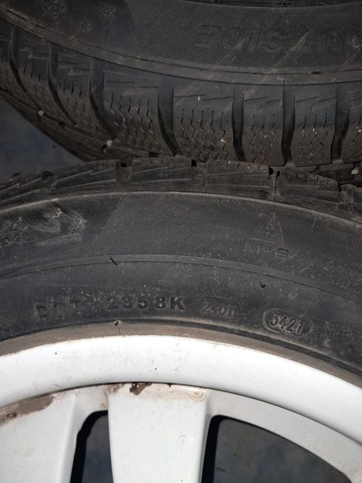 Vând jante BMW R16 și cauciucuri de iarnă în stare bună