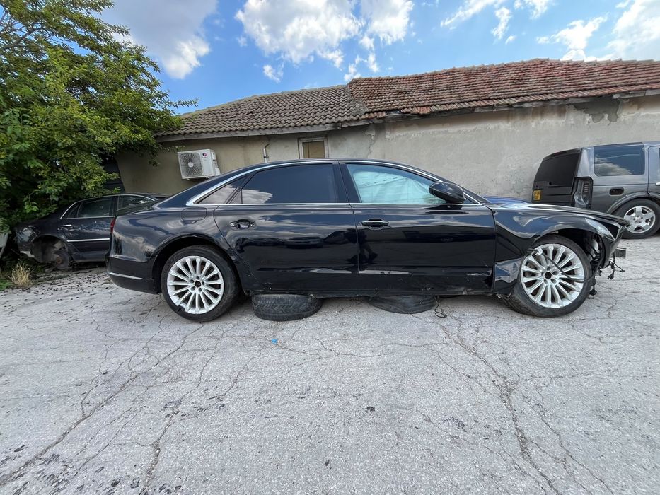 Audi A8 Facelift 3.0tdi Long 4h4 на части D4 Ауди А8  CTB код налични 5 броя с този мотор.Колата е със сервизна история и с много екстри за модела