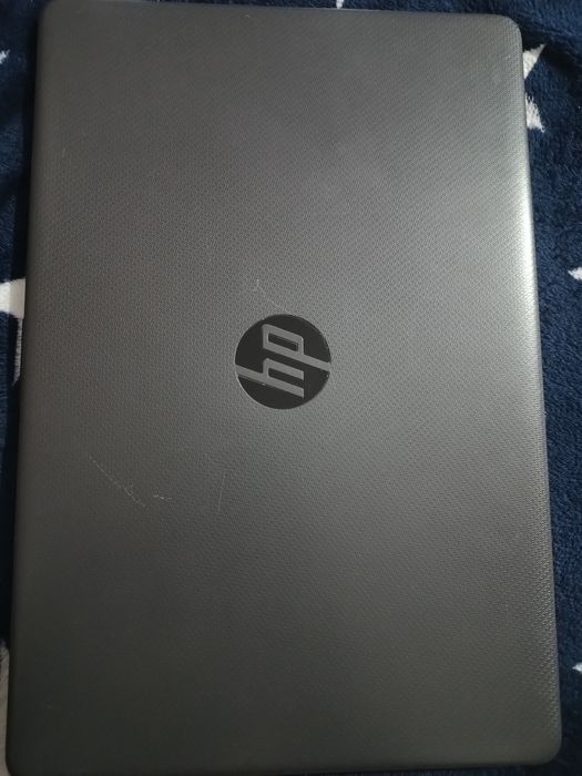 Laptop HP 255 G8