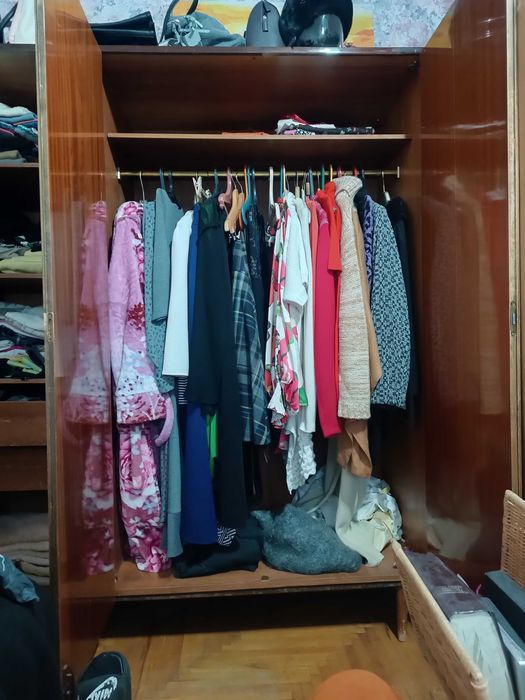 Шифоньер трехстворчатый б.у.