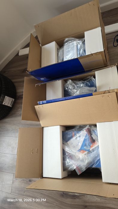 Vând  3 buc - invertor Victron MultiPlus-II 48/3000/35-32