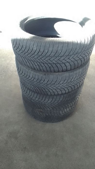 Гуми за един сезон 245/50/19 Bridgestone зимни